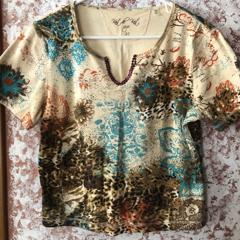 Shirt, Bright Brown Crop, with sequins V-neck
